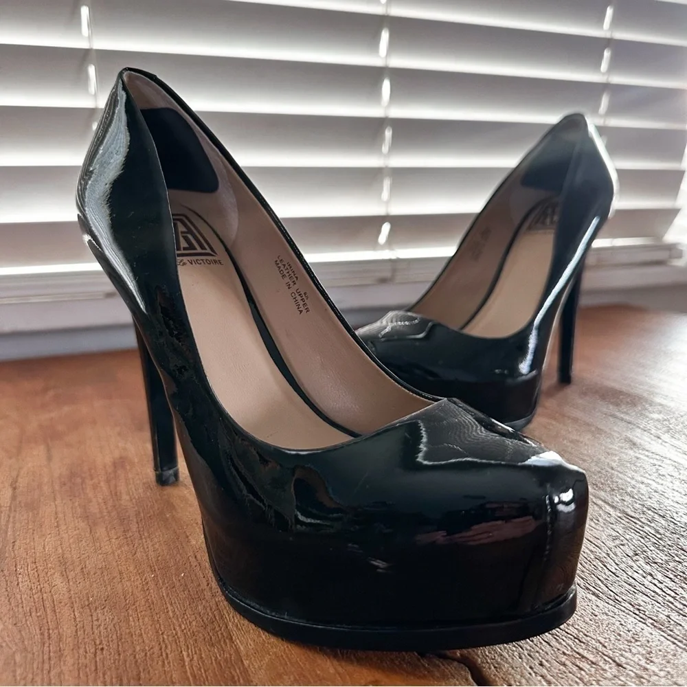 Pour La Victoire Irina Black Patent Leather Platform Pumps Stiletto Heels 6.5